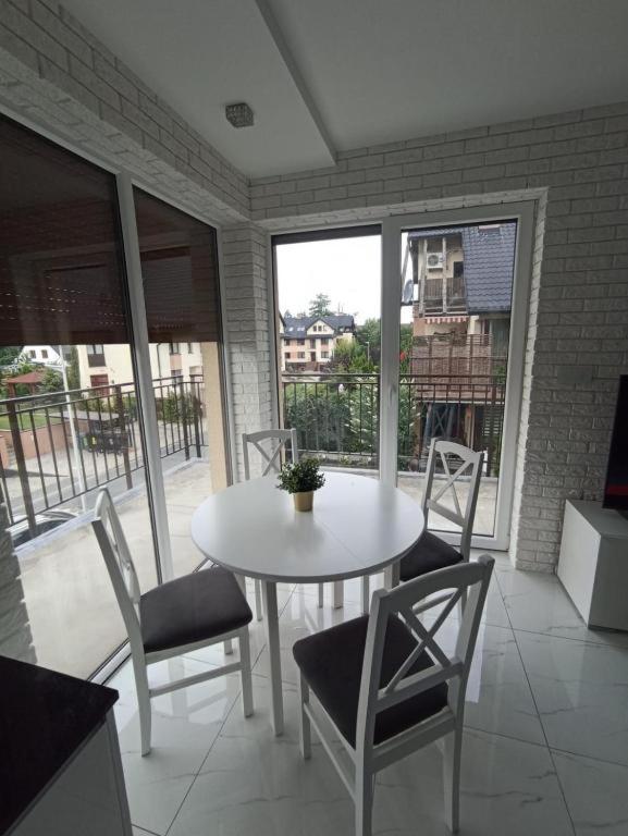 Apartament Brzeg Buitenkant foto